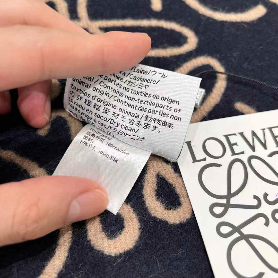 Loewe Double scarf view 6
