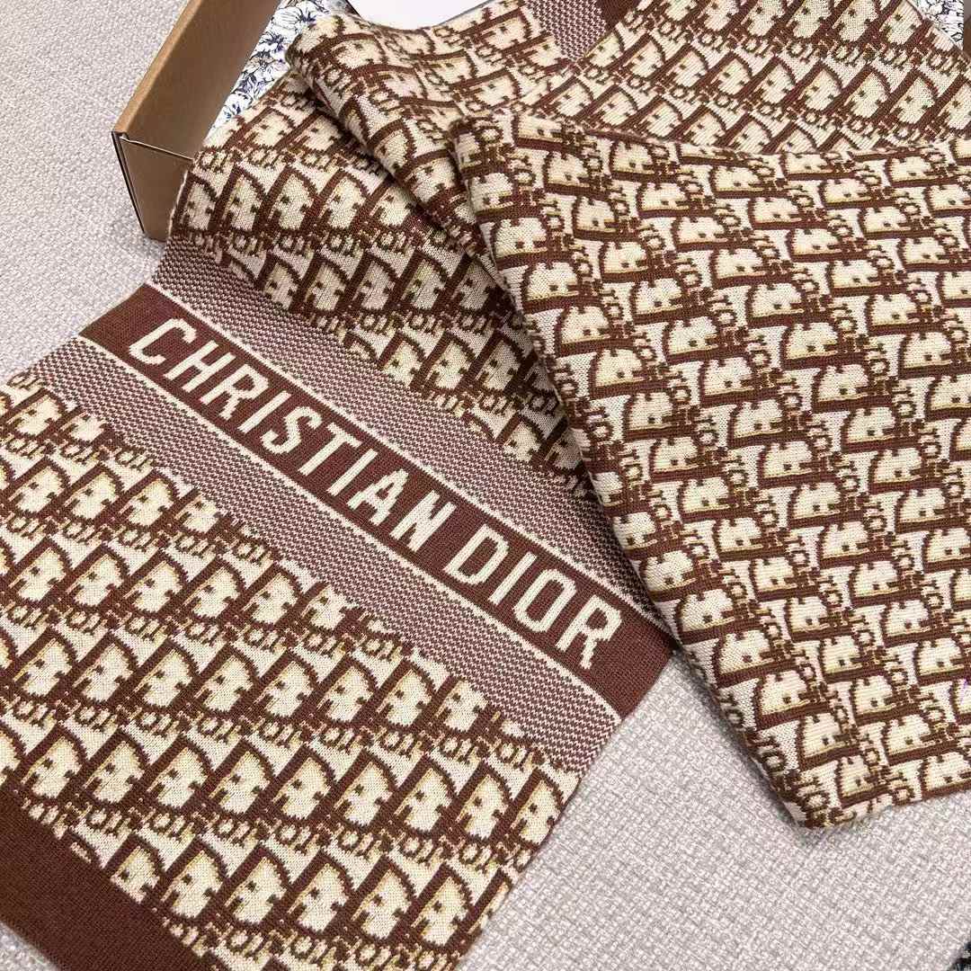 Dior Wool scarf view 6