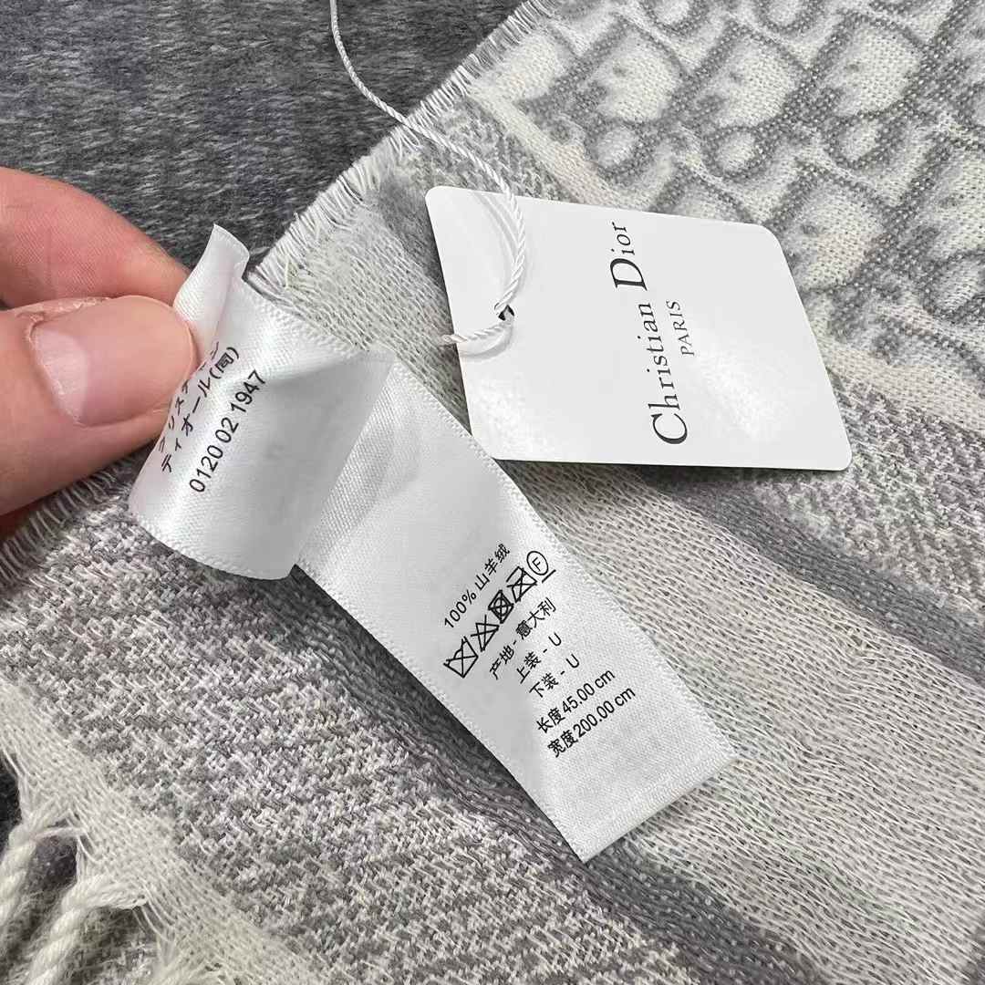 Dior Double cashmere scarf view 7