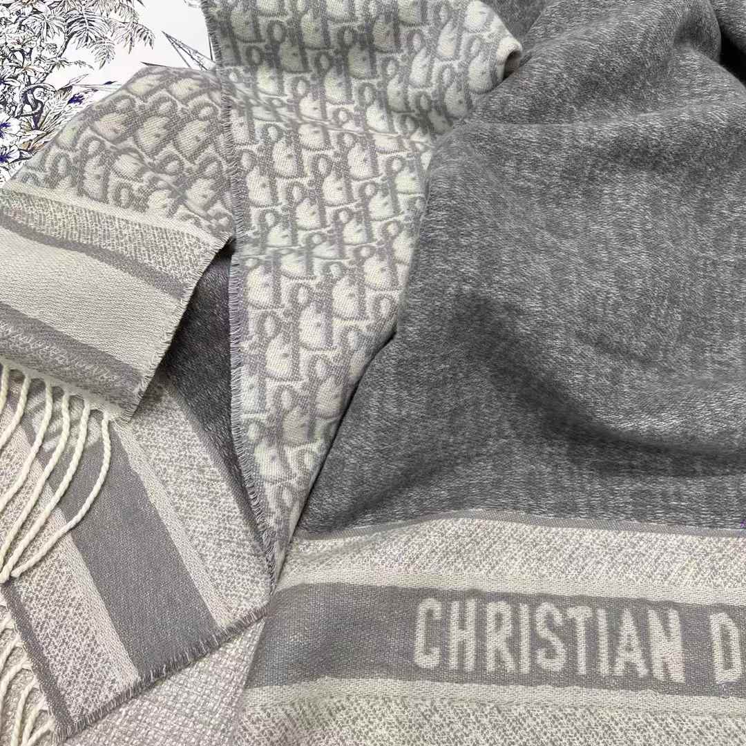 Dior Double cashmere scarf view 8