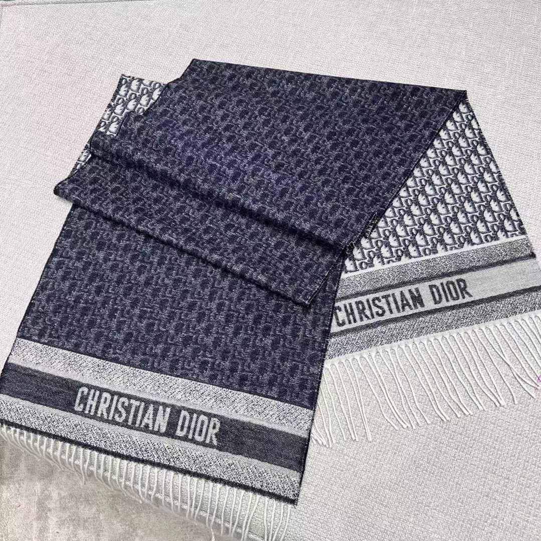 Dior Double cashmere scarf view 2