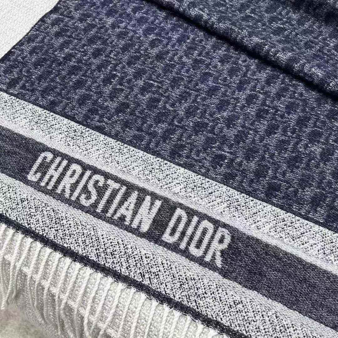 Dior Double cashmere scarf view 3