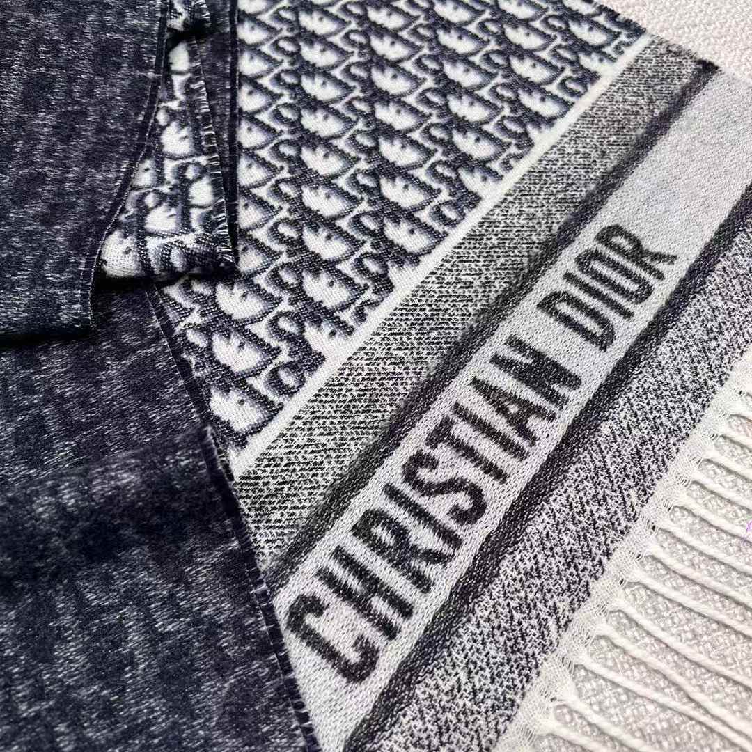 Dior Double cashmere scarf view 5