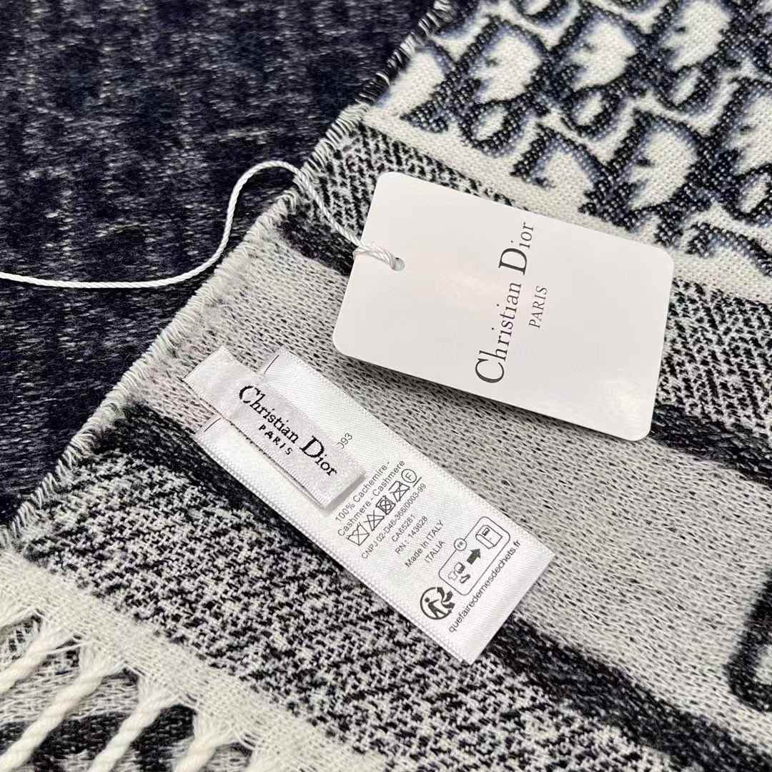Dior Double cashmere scarf view 6