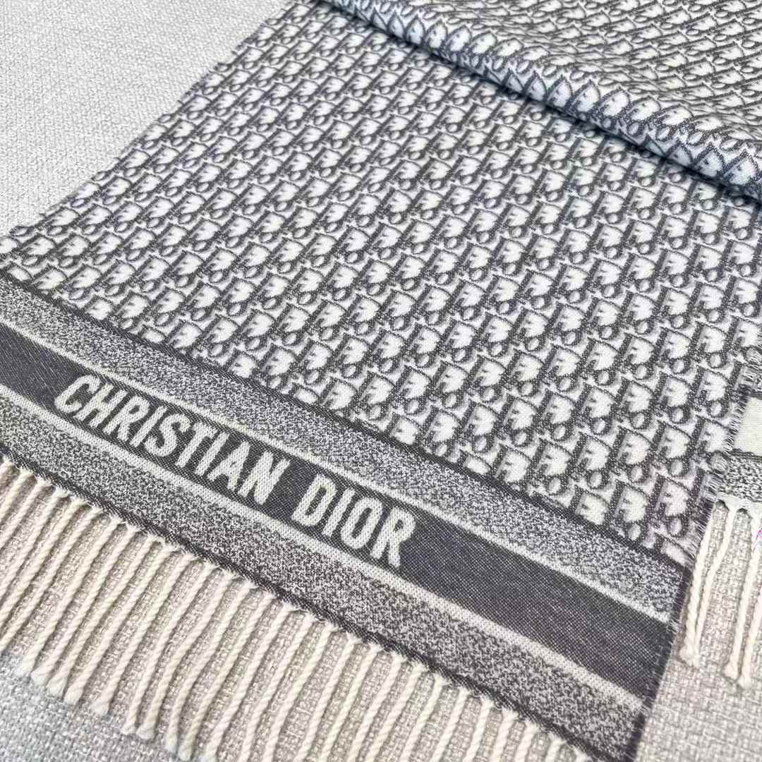 Dior Cashmere scarf view 3