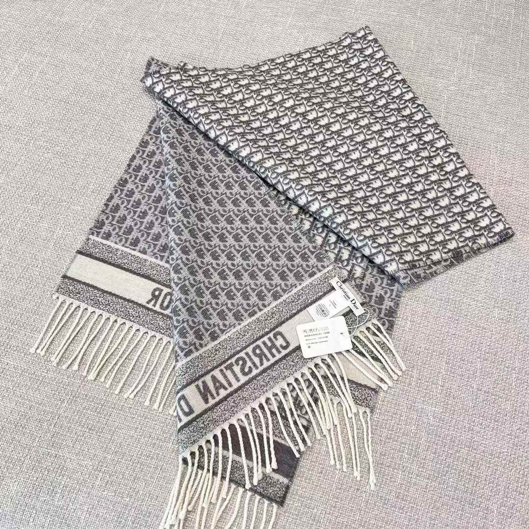 Dior Cashmere scarf view 4