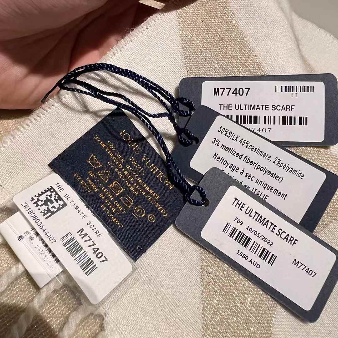 Louis Vuitton Shawl view 3