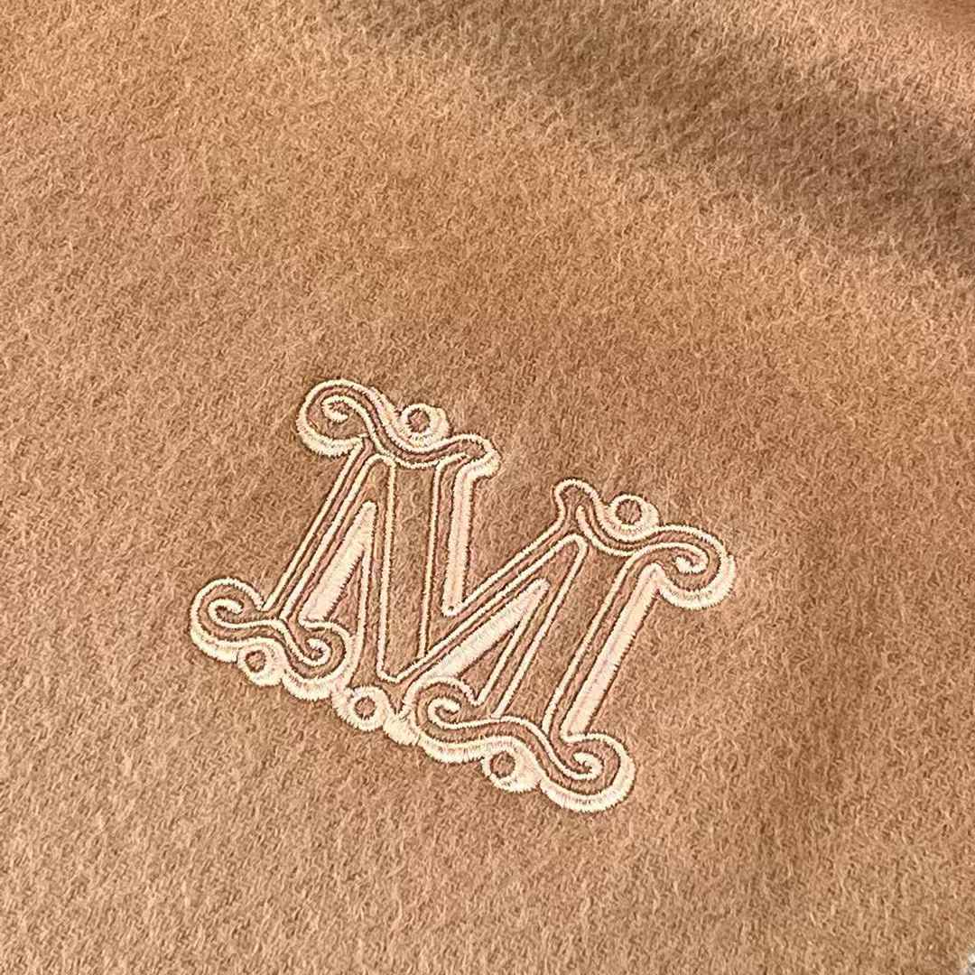 Max Mara Cashmere scarf view 3