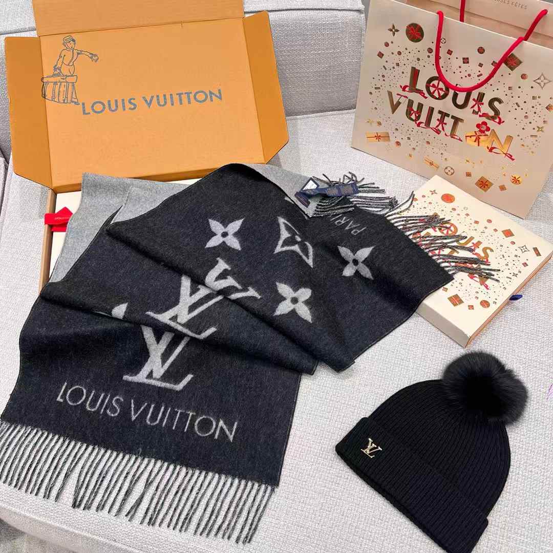 Louis Vuitton REYKJAVIK Classic scarf view 2
