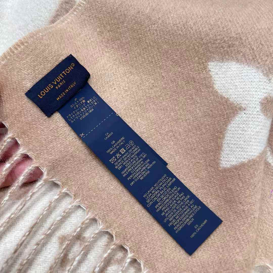Louis Vuitton REYKJAVIK Classic scarf view 4