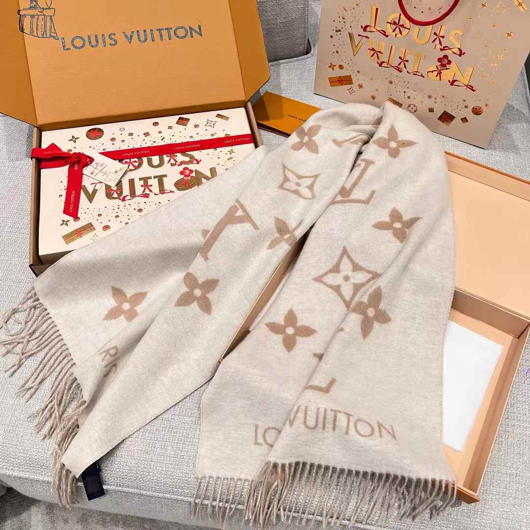 Louis Vuitton REYKJAVIK Classic scarf view 8