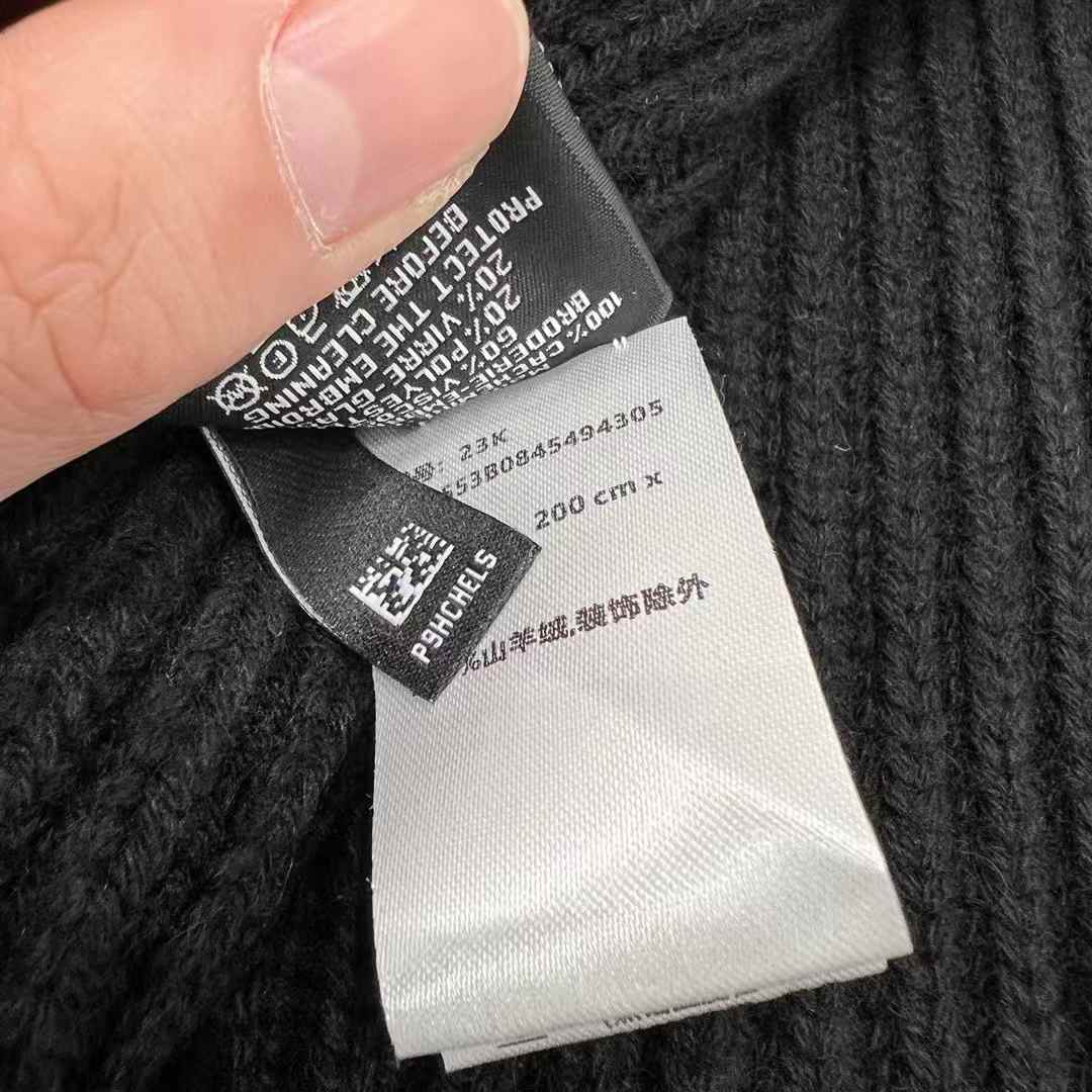 Chanel 23K Scarf & Cold Hat view 6