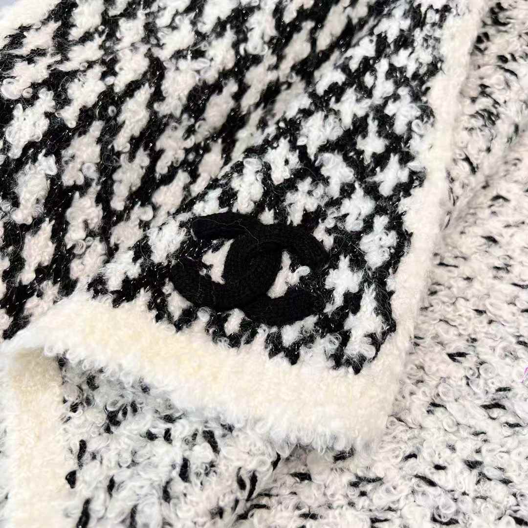 Chanel scarf & cold hat view 5