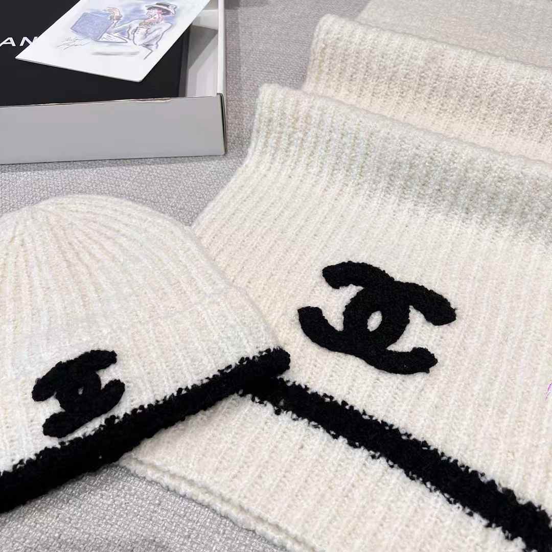 Chanel scarf & cold hat view 3