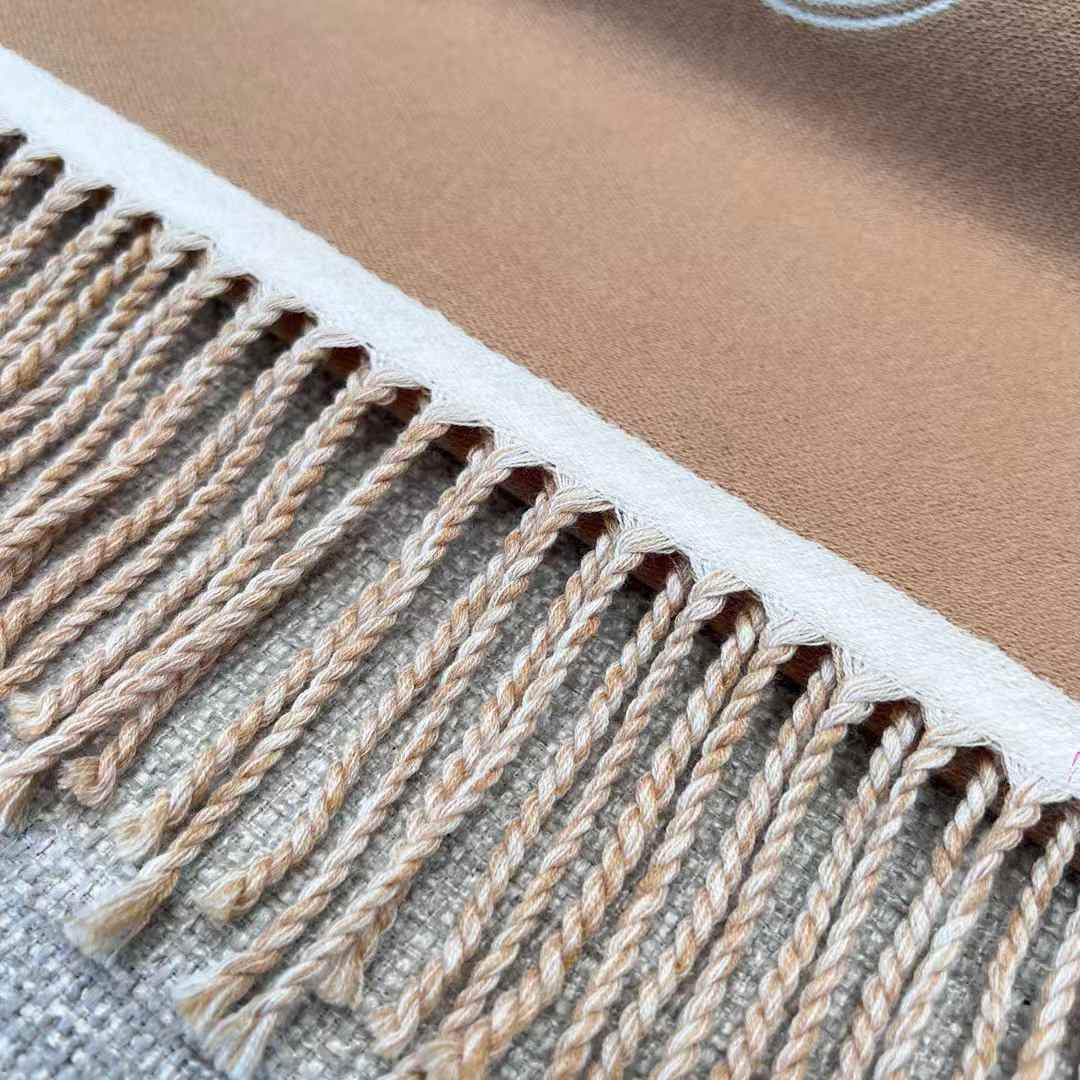 Chanel 24B Scarf view 7