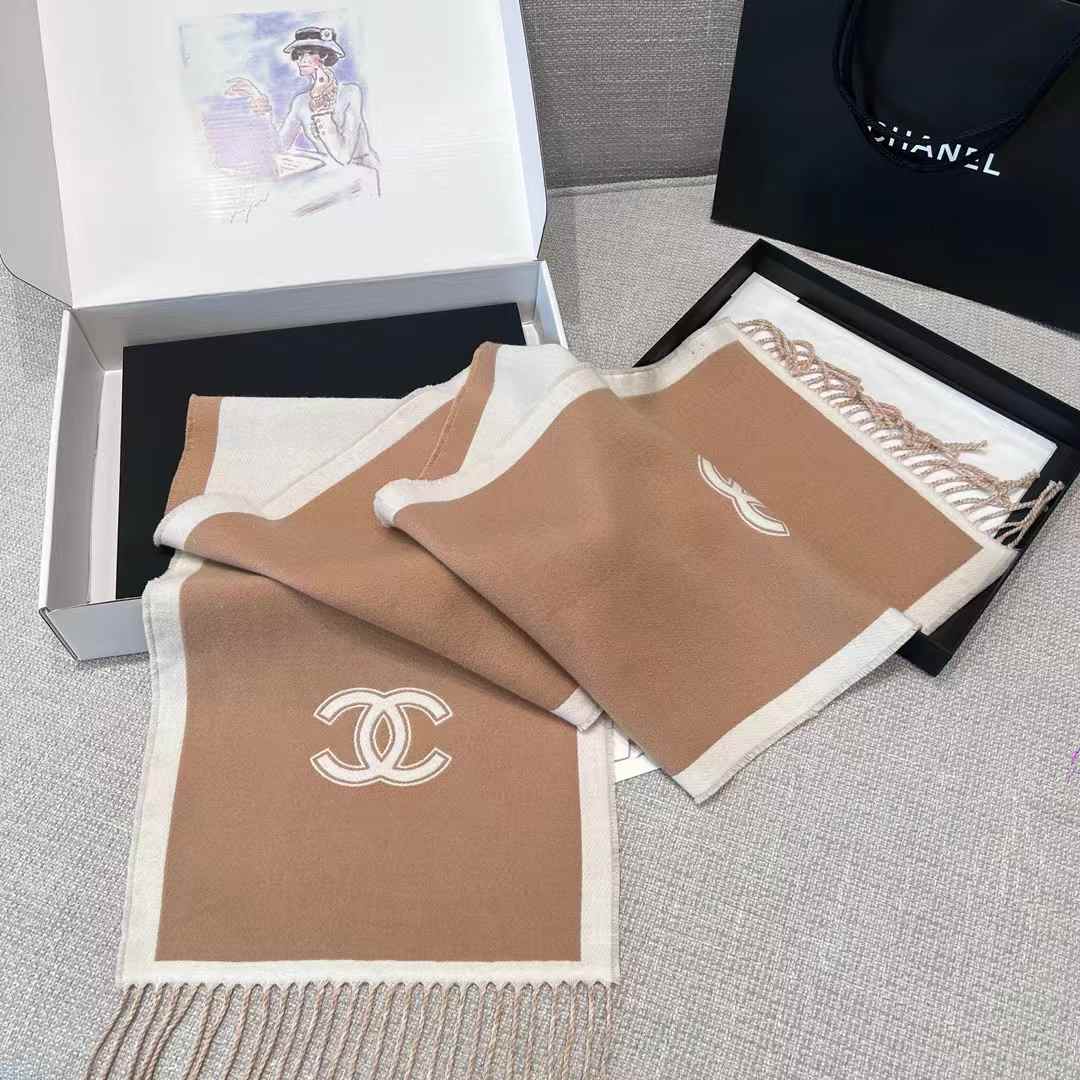 Chanel 24B Scarf view 8