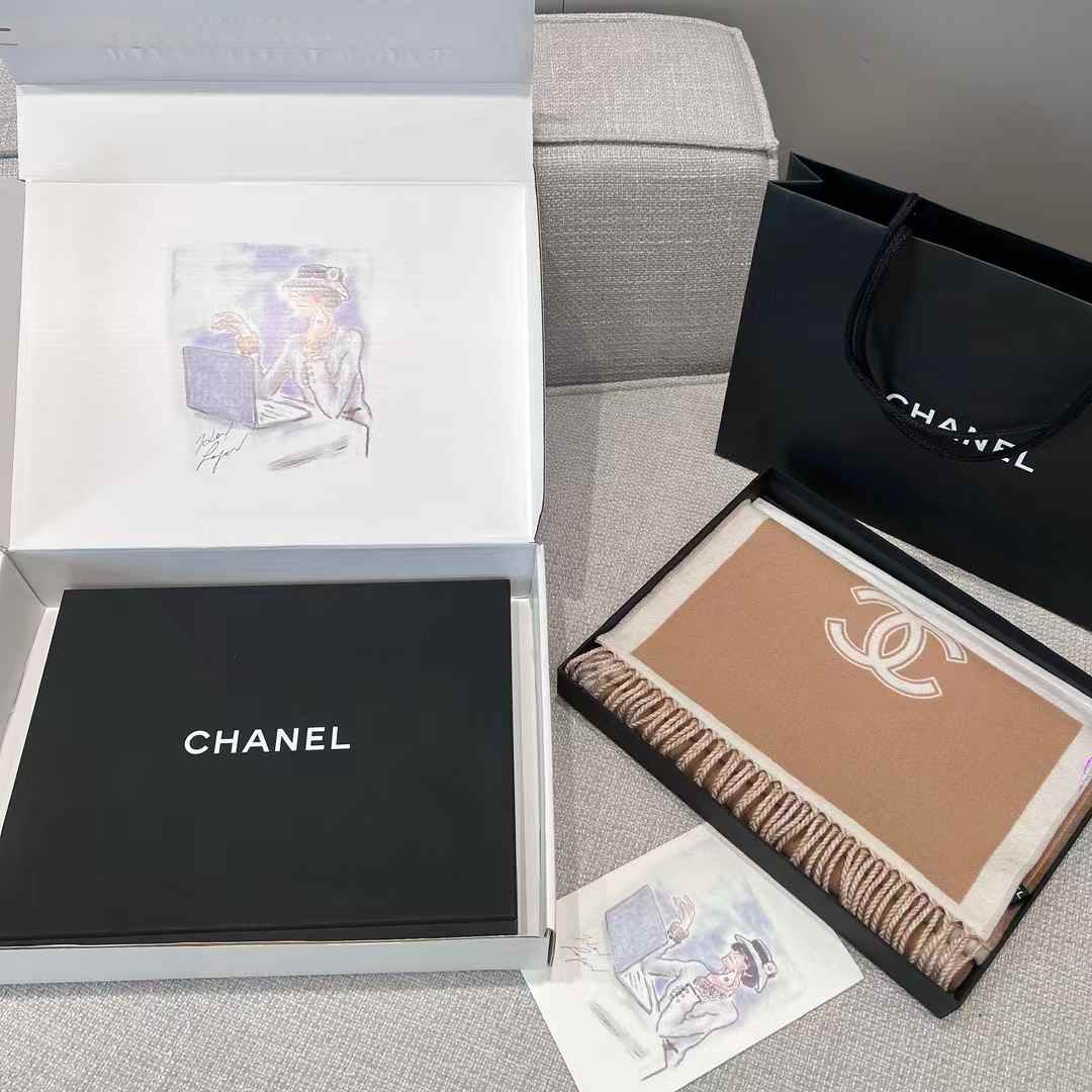 Chanel 24B Scarf view 9