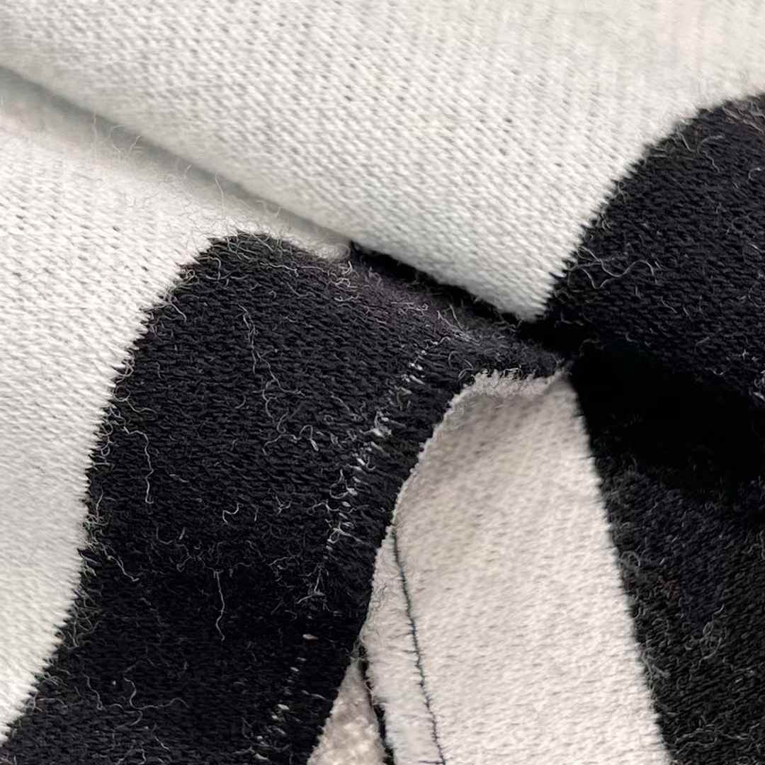 Chanel 24B Scarf view 3