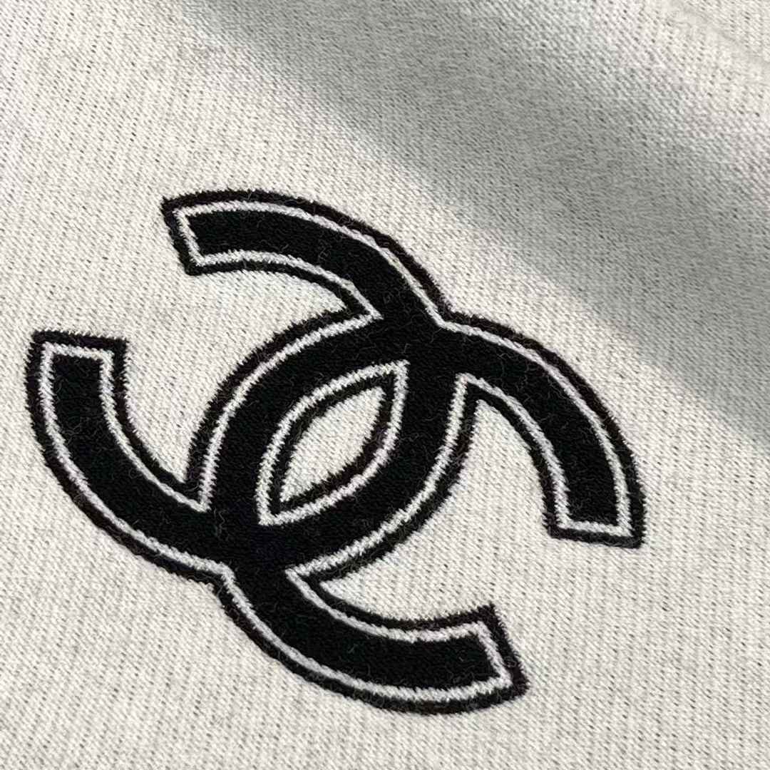 Chanel 24B Scarf view 4