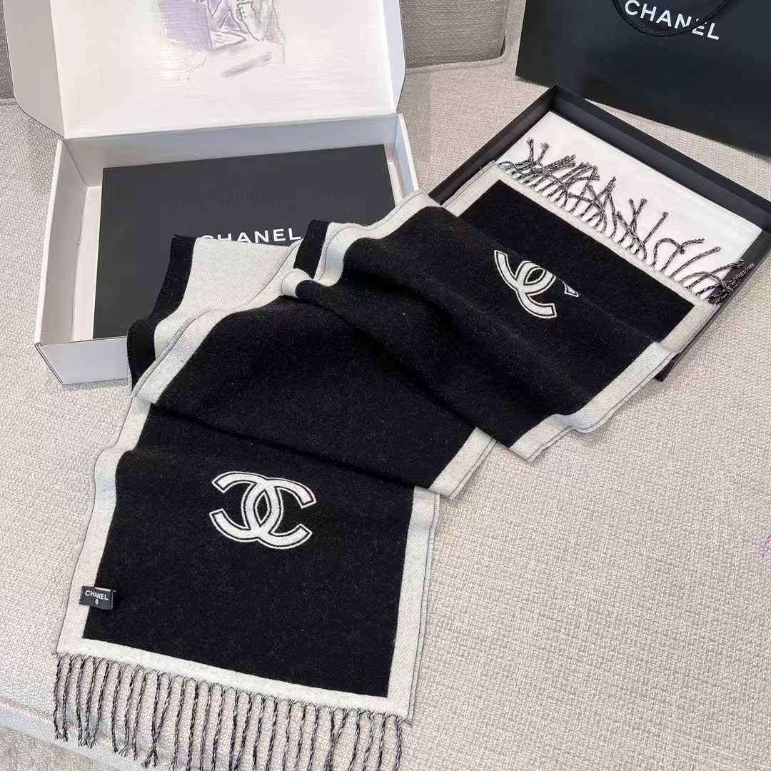 Chanel 24B Scarf view 8