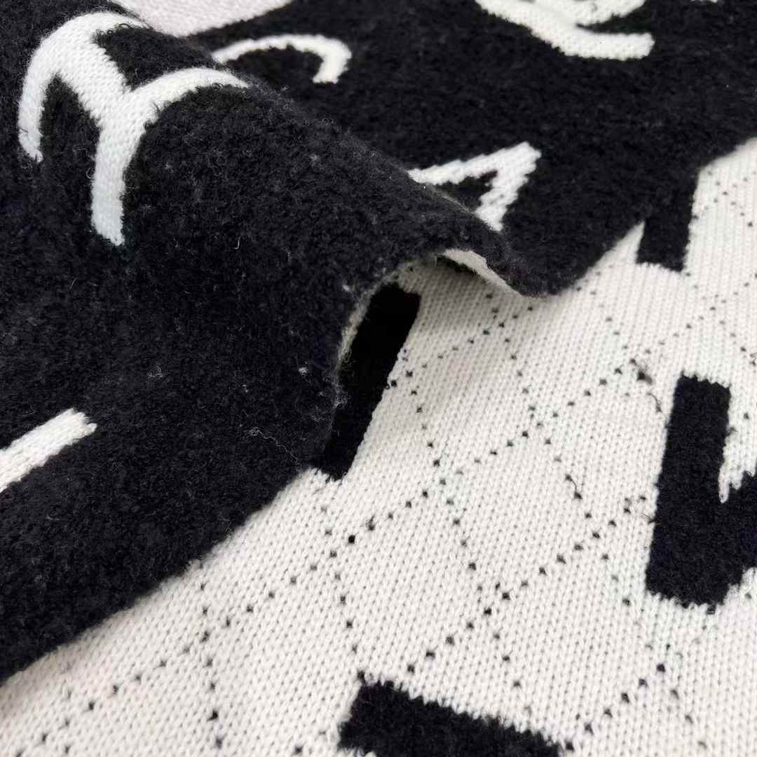 Chanel Scarf No. 5 view 3