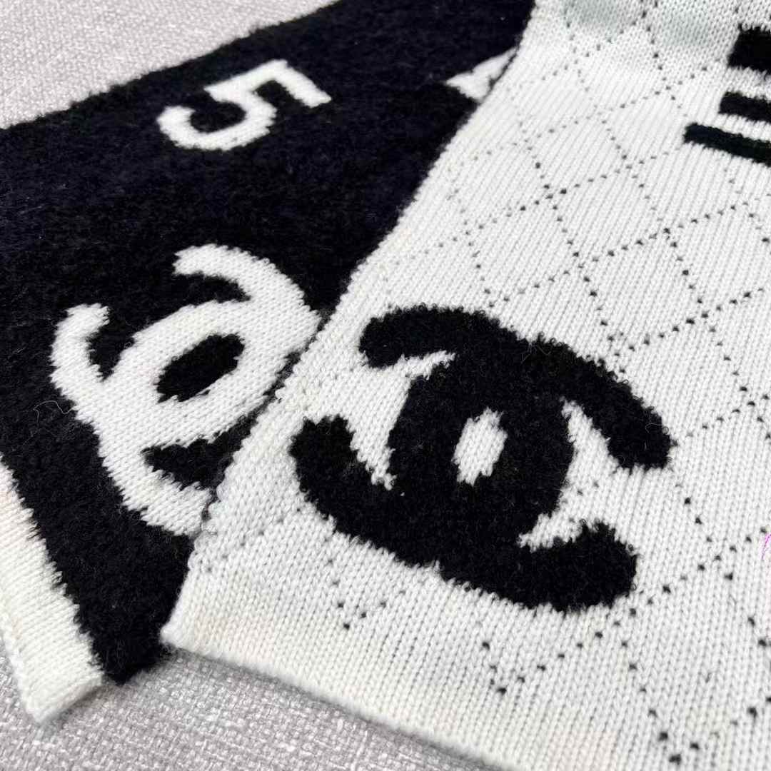 Chanel Scarf No. 5 view 6