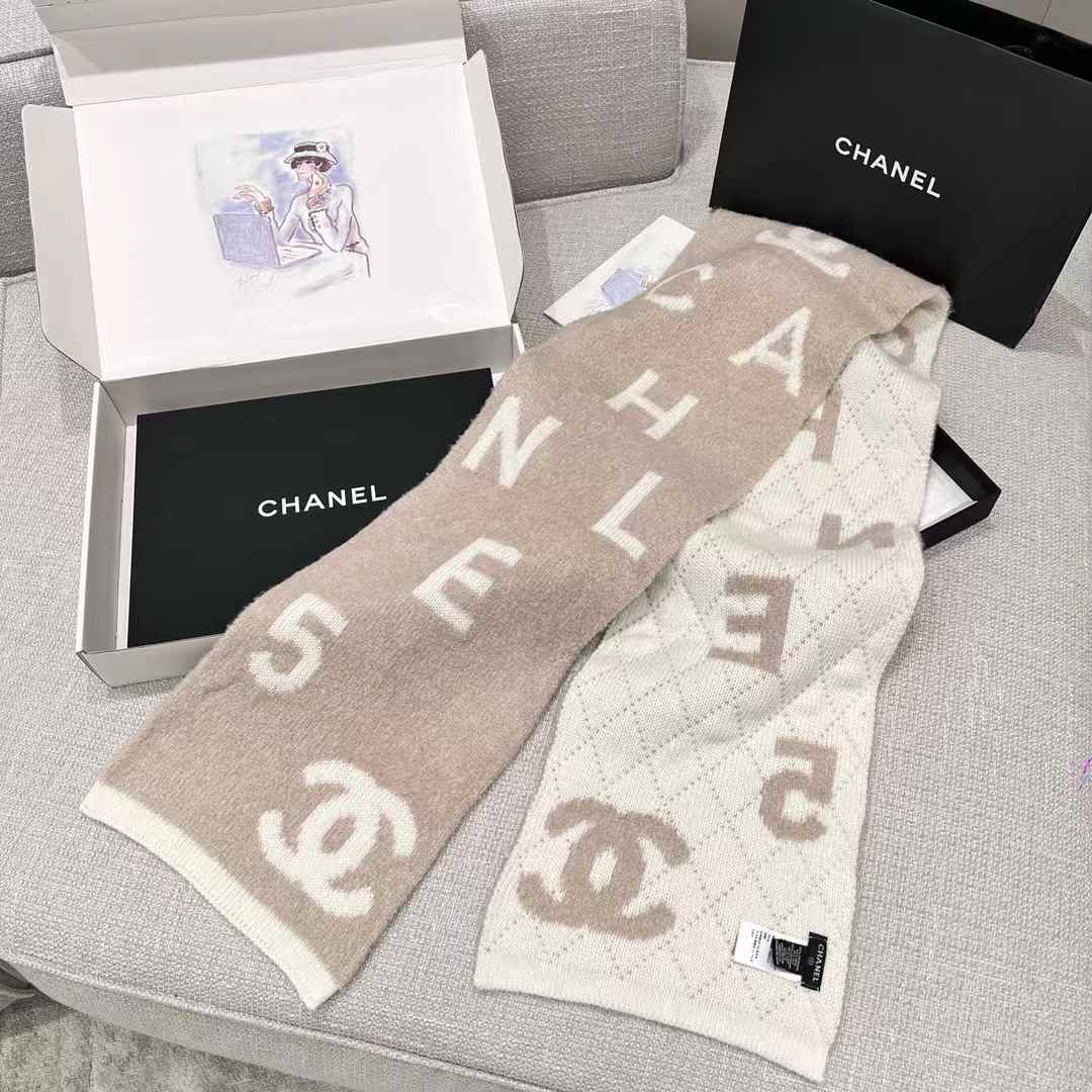 Chanel Scarf No. 5 view 8