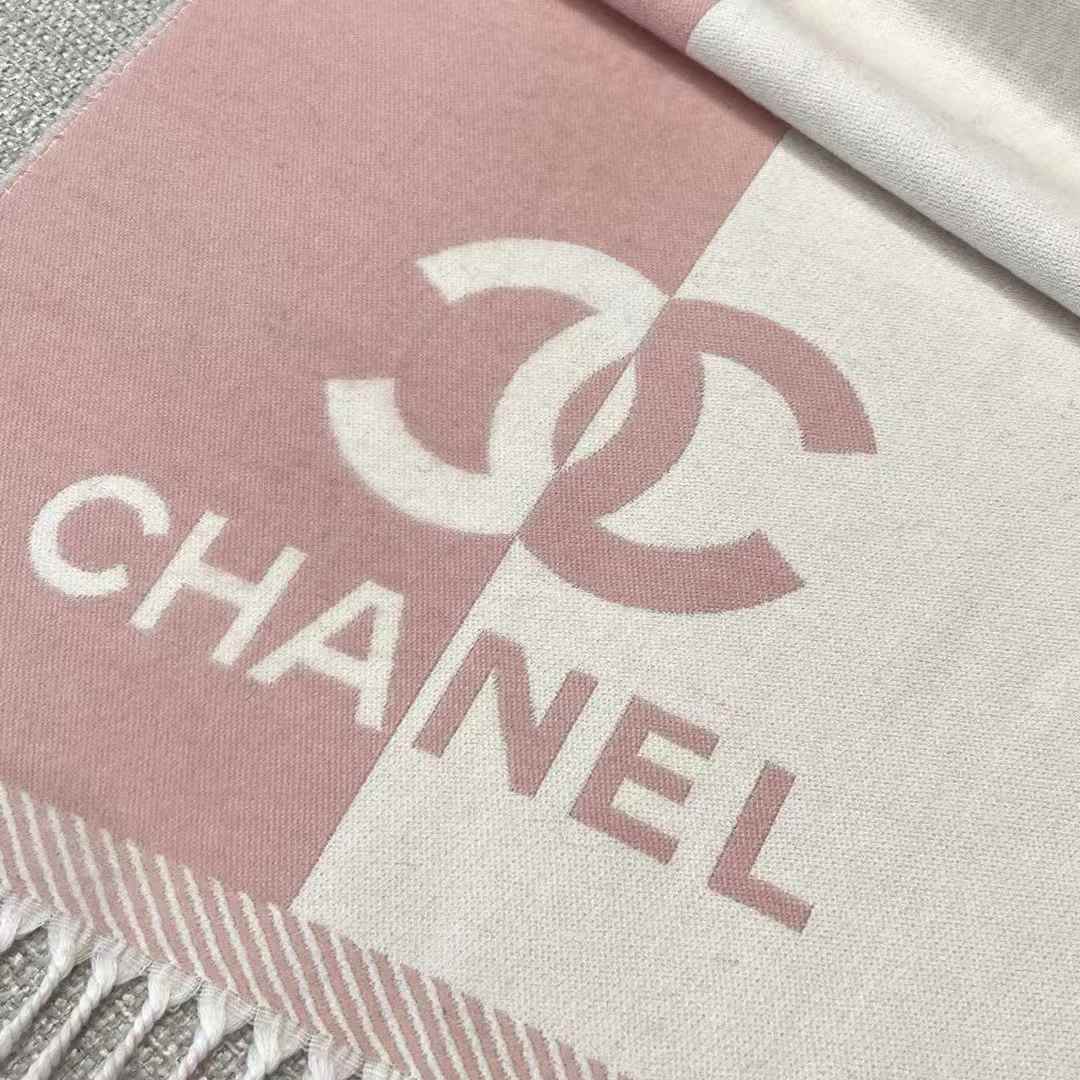 Chanel blocking scarf view 3
