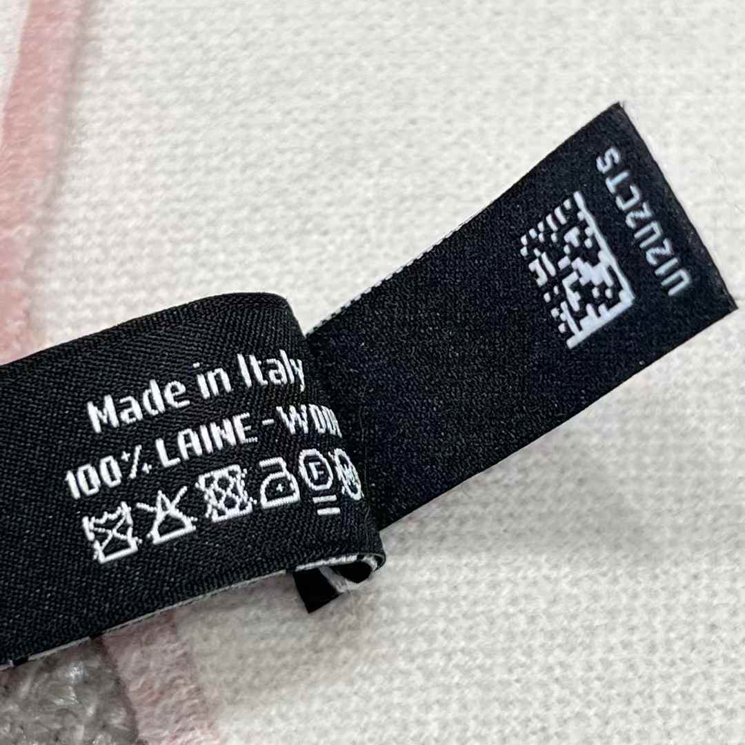 Chanel blocking scarf view 6