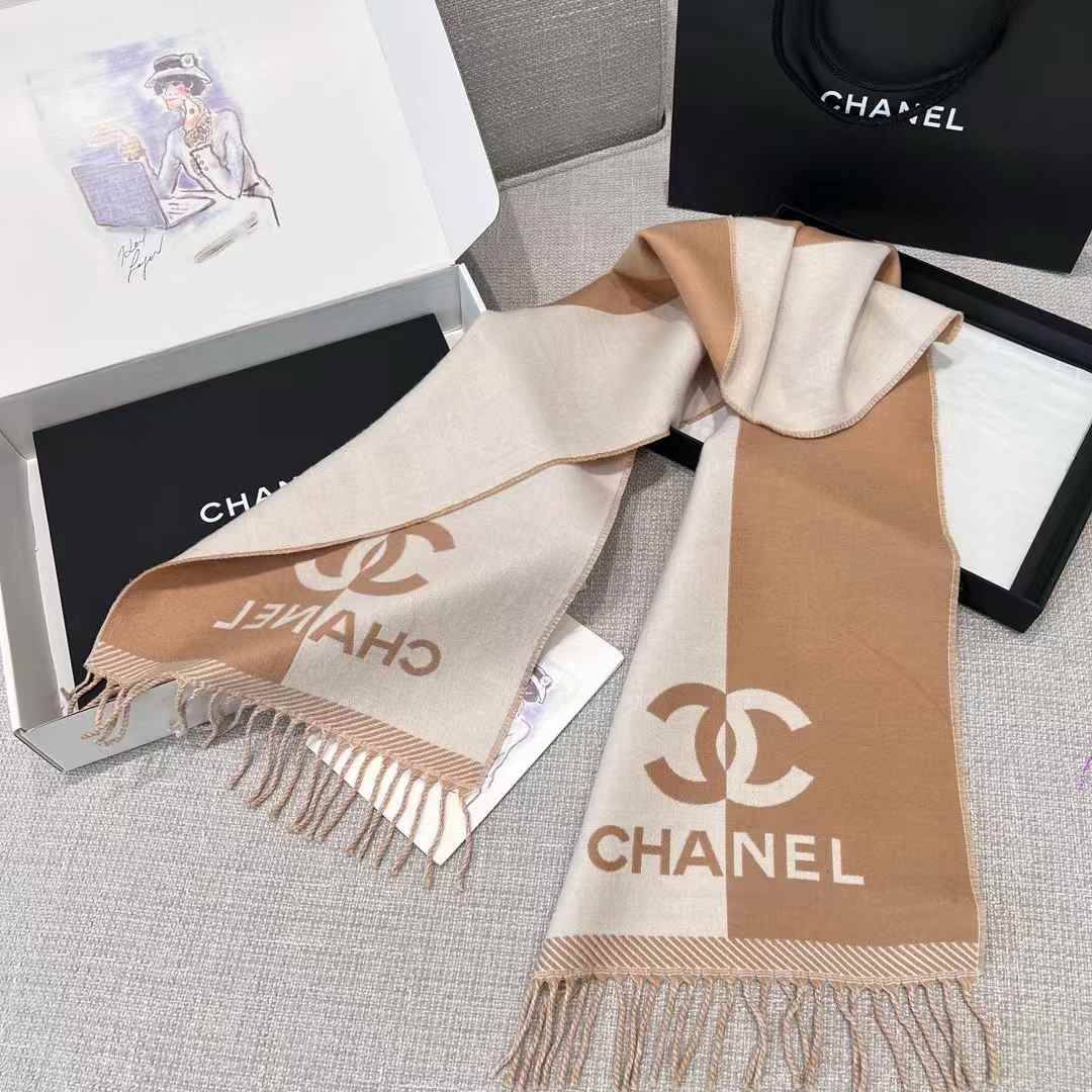 Chanel blocking scarf view 1