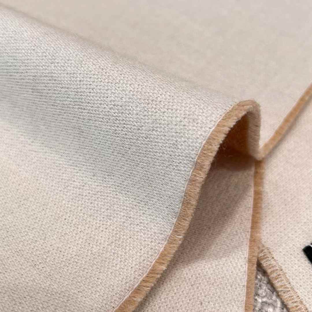 Chanel blocking scarf view 4