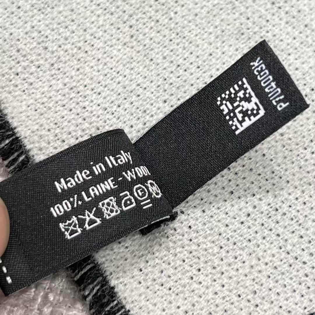 Chanel blocking scarf view 6