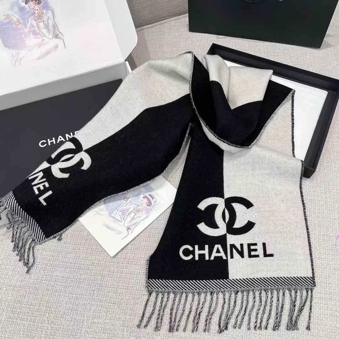 Chanel blocking scarf view 8
