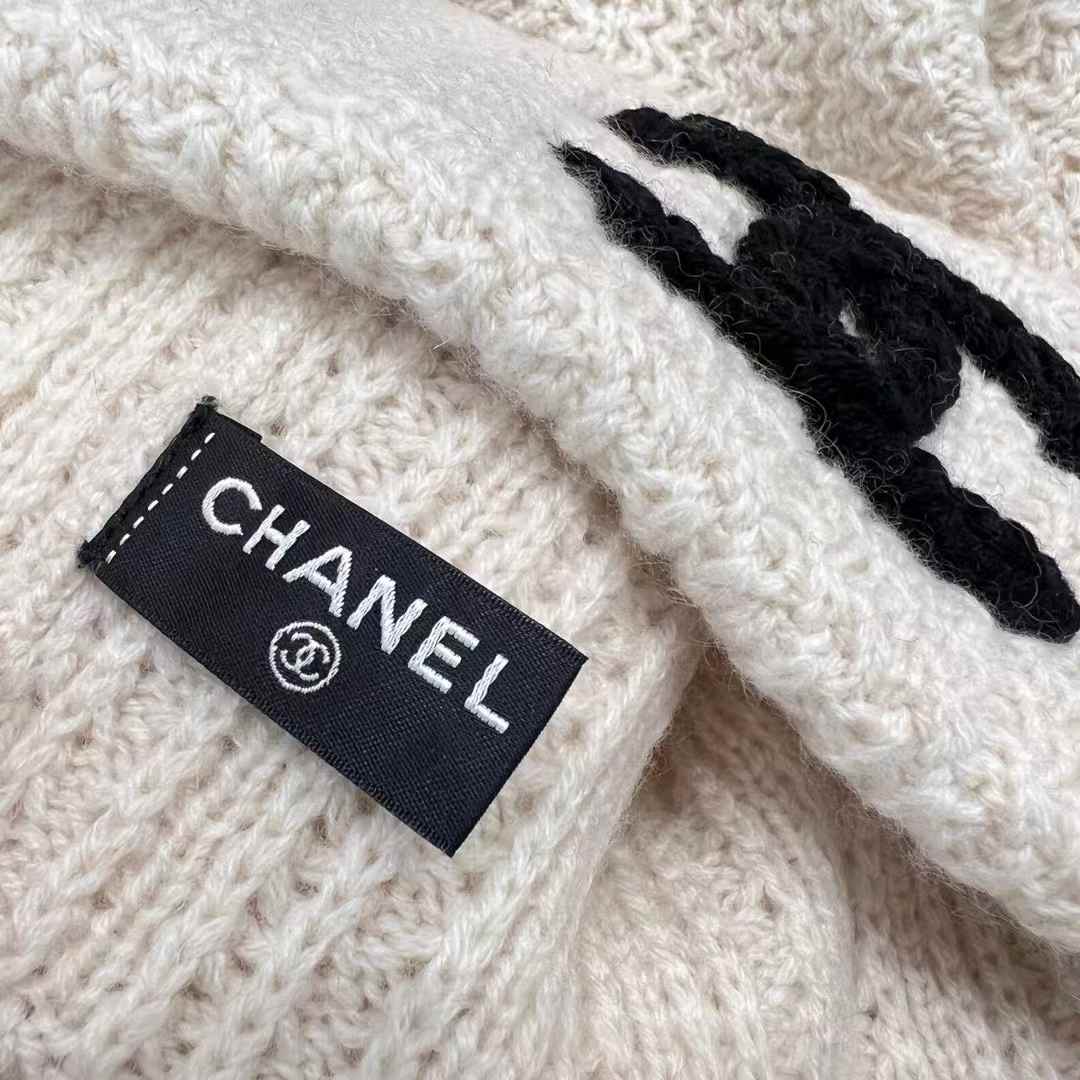 Chanel Ripple scarf & cold hat view 5