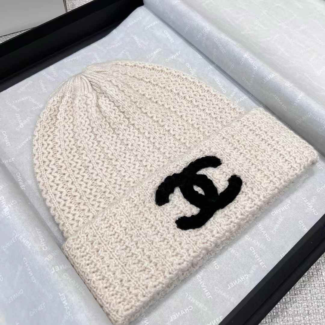 Chanel Ripple scarf & cold hat view 7