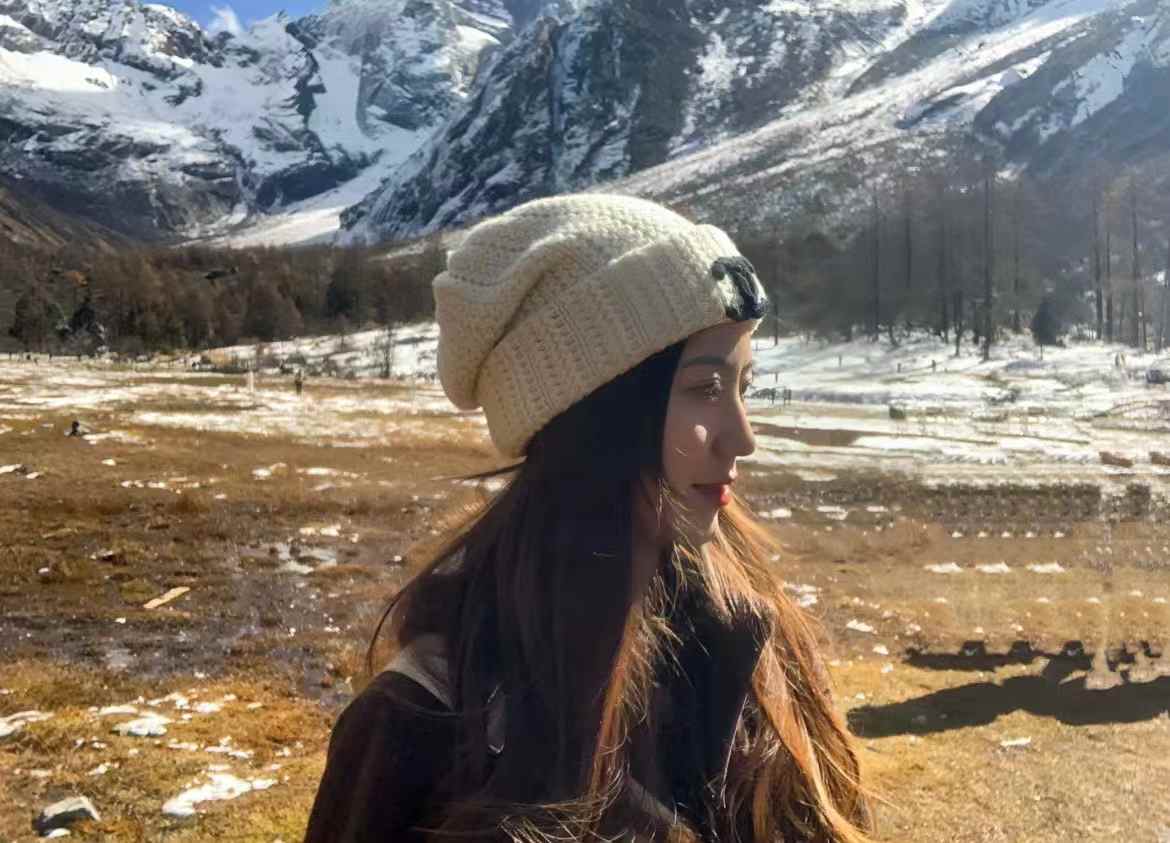 Chanel Ripple scarf & cold hat view 9