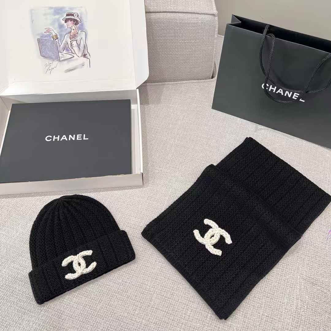 Chanel 24 Ripple scarf & cold hat view 2