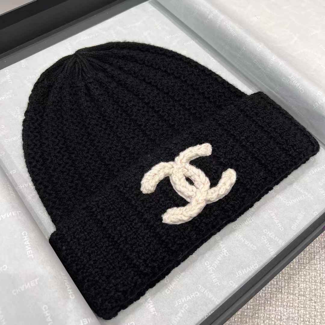Chanel 24 Ripple scarf & cold hat view 7