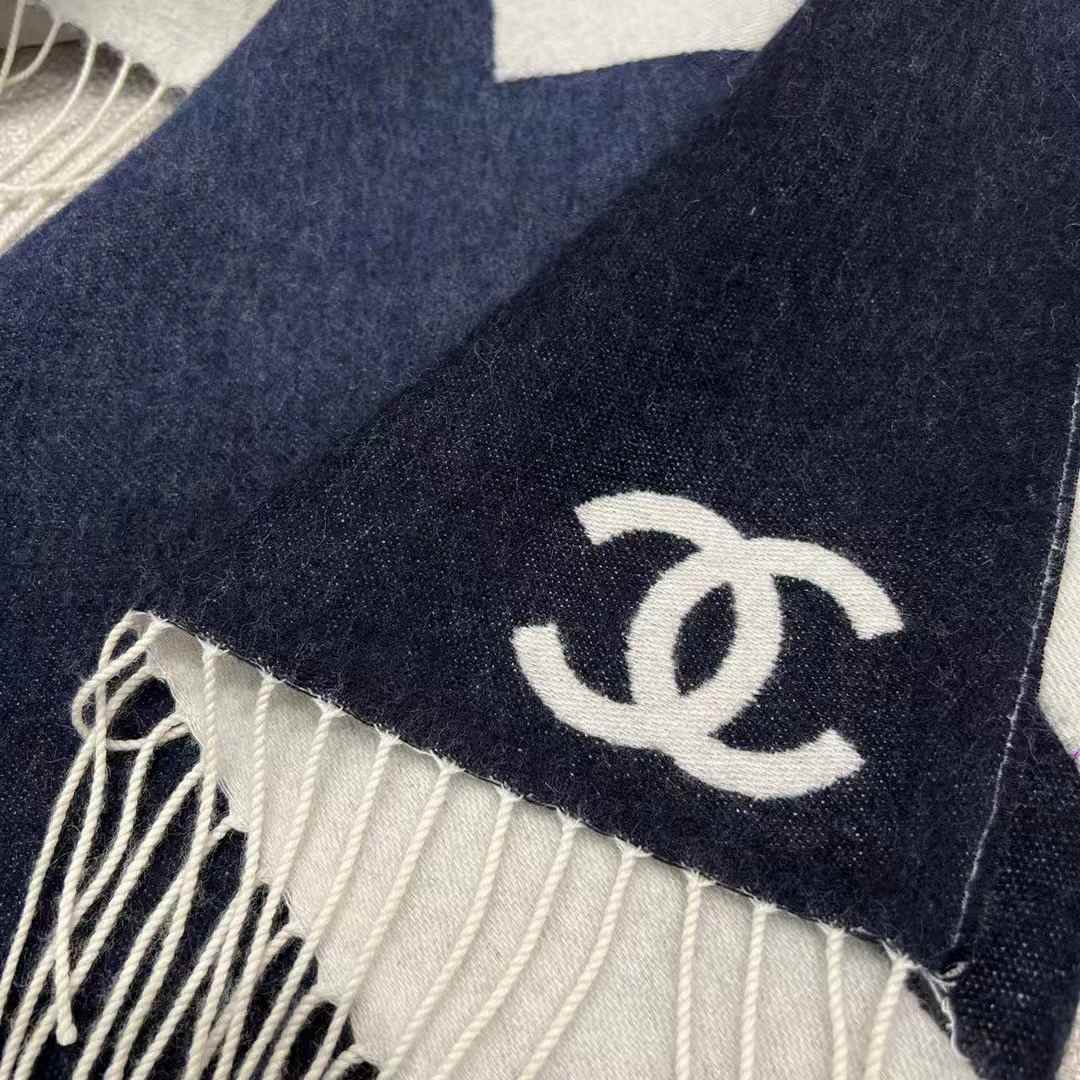 Chanel Gradient scarf view 4