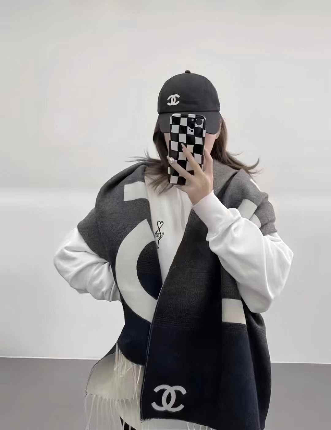 Chanel Gradient scarf view 1