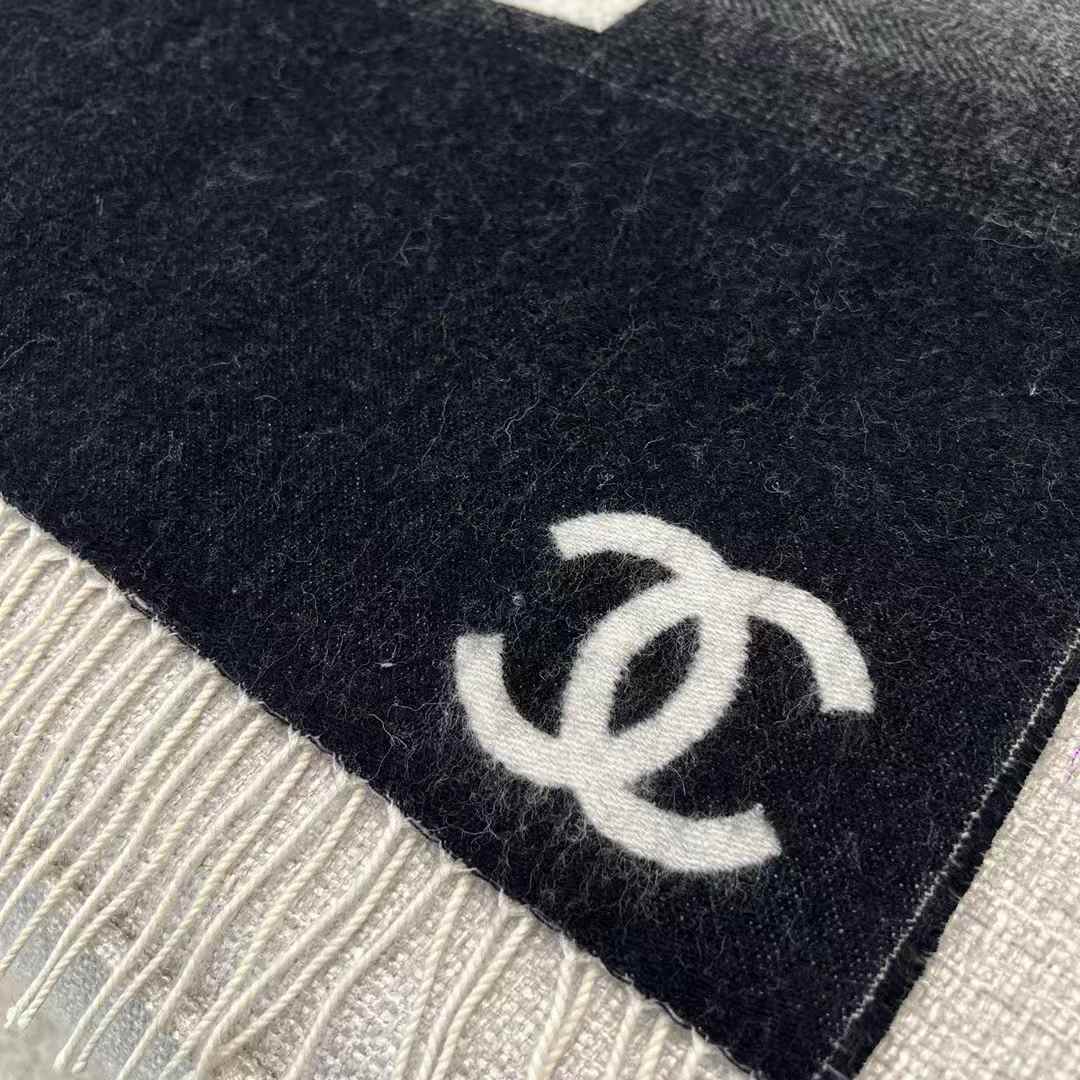 Chanel Gradient scarf view 4