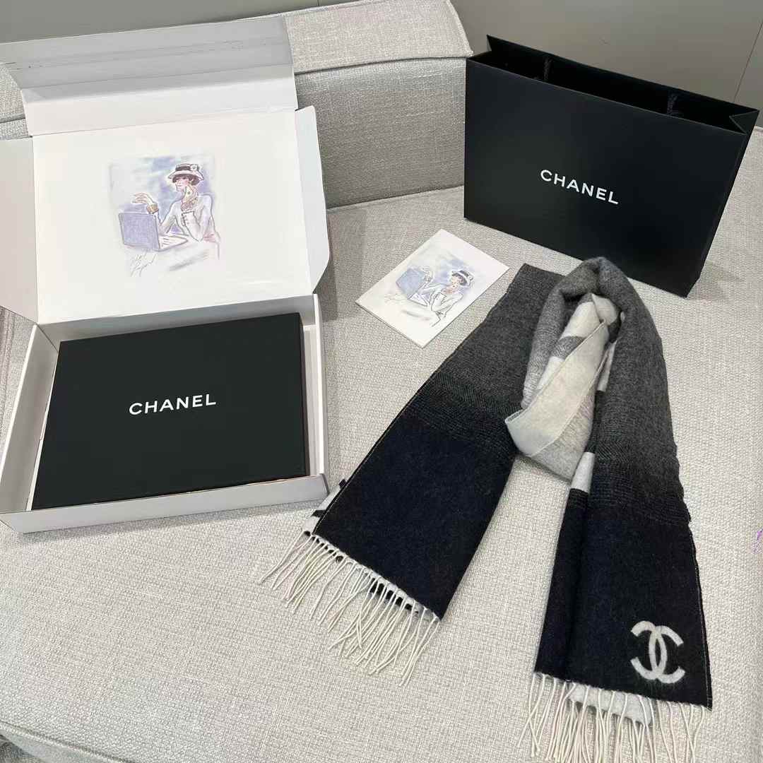 Chanel Gradient scarf view 8