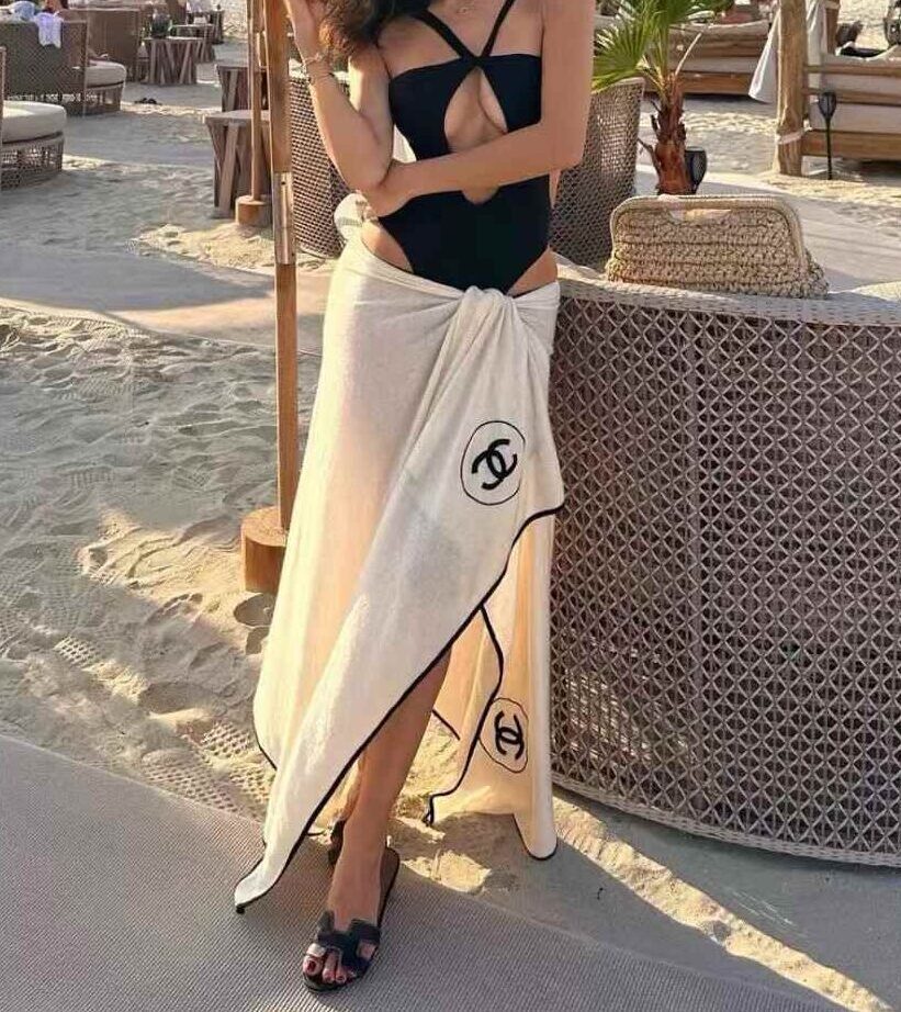 Chanel LOGO Scarf view 1
