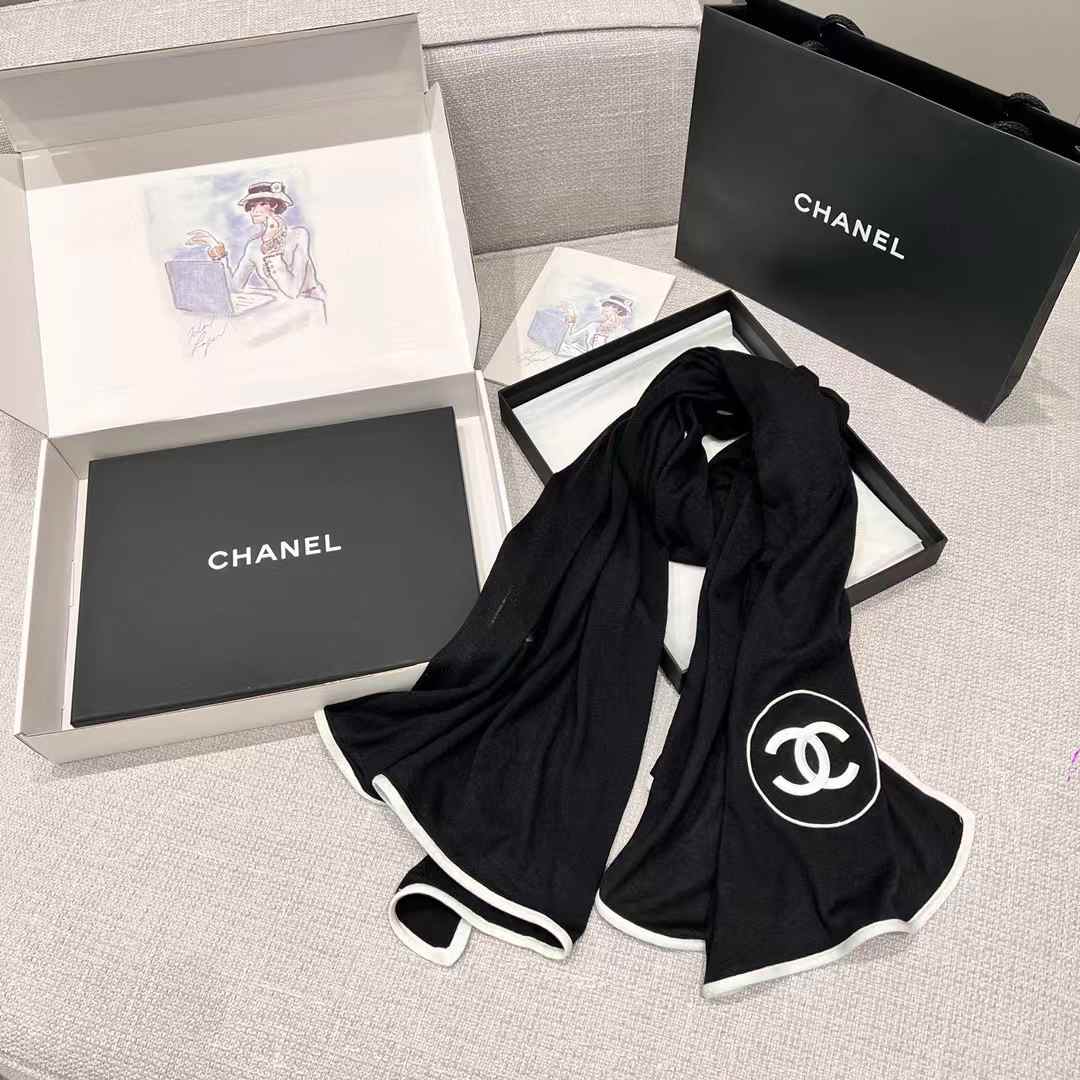Chanel LOGO Scarf view 4