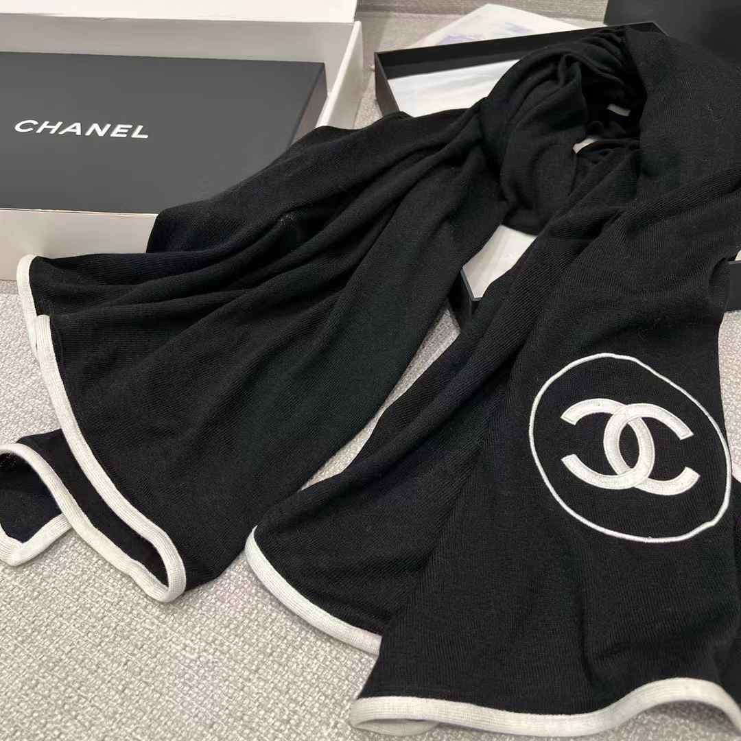 Chanel LOGO Scarf view 5