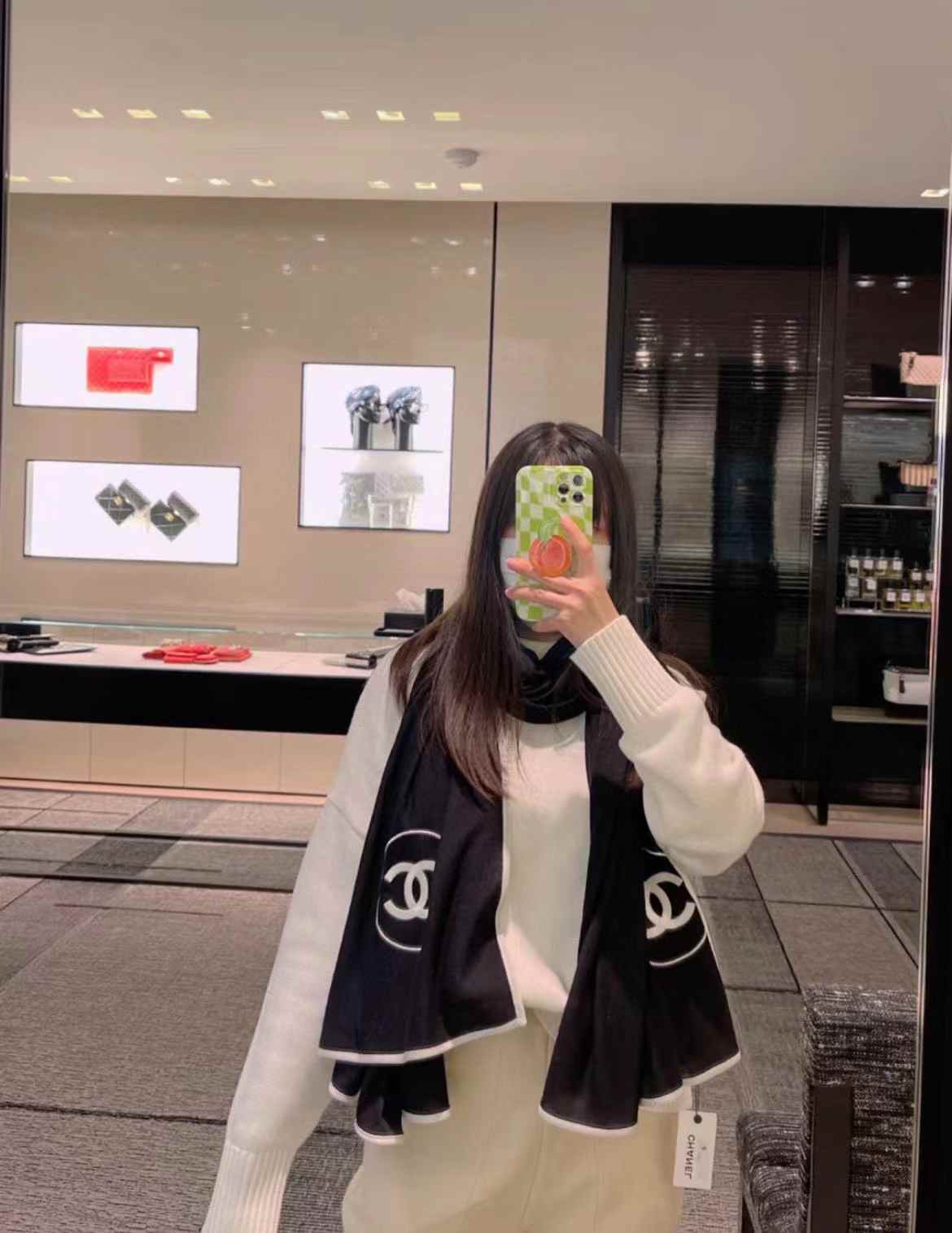 Chanel LOGO Scarf view 9