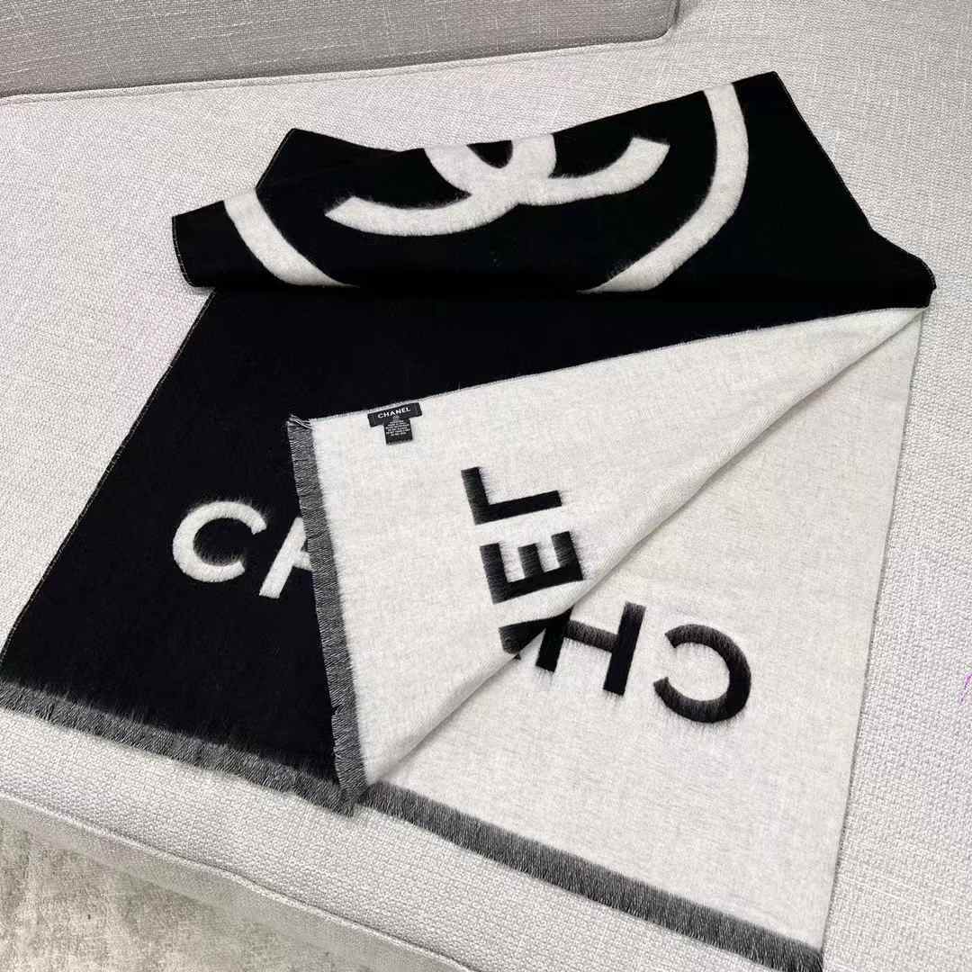 Chanel LOGO Scarf view 5