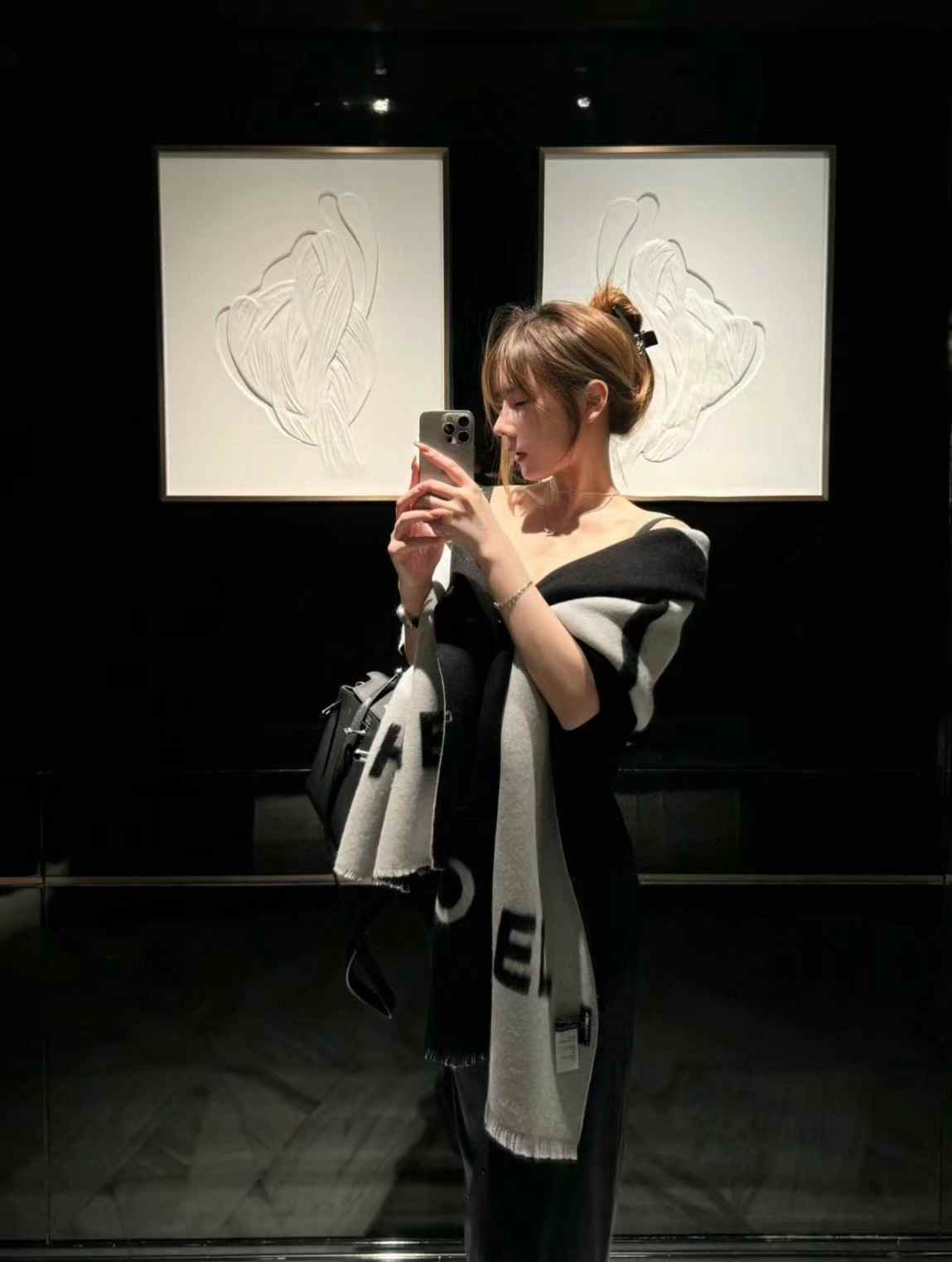 Chanel LOGO Scarf view 9