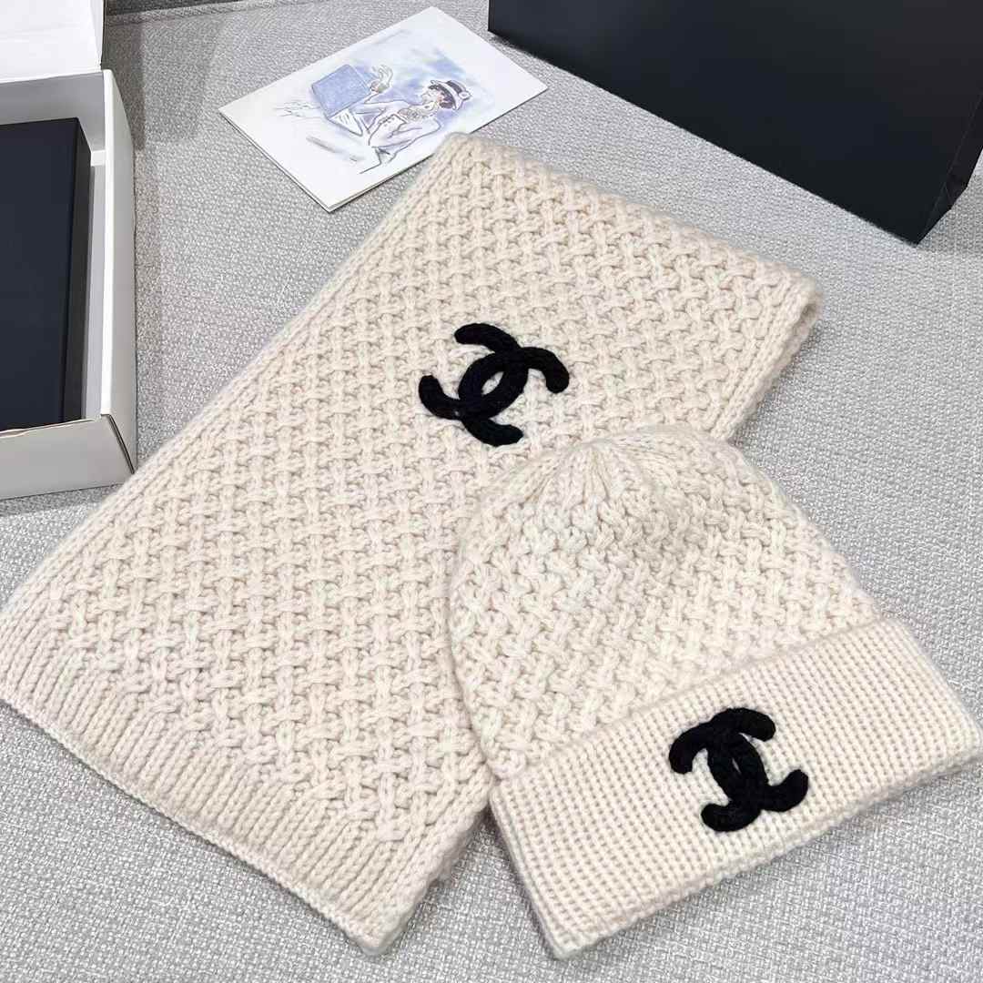Chanel LOGO Scarf view 2