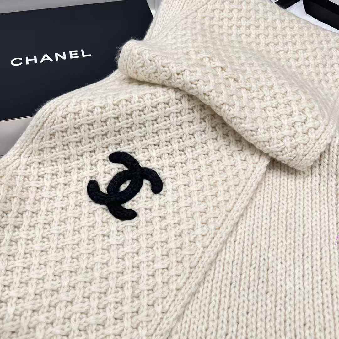 Chanel LOGO Scarf view 4